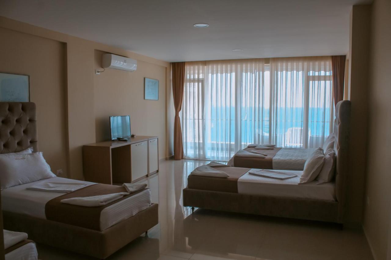 Hotel Frojd - Beach Front Resort Shëngjin エクステリア 写真