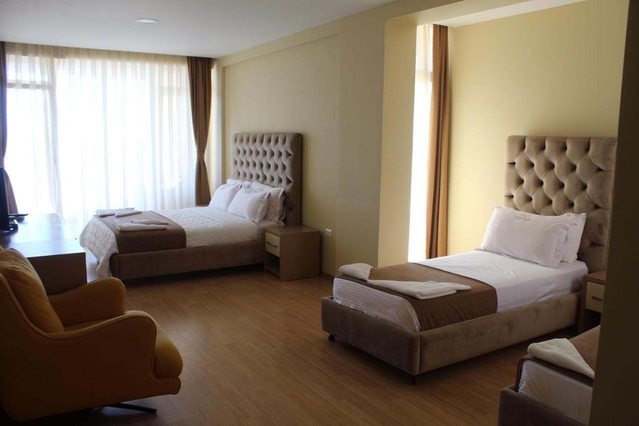 Hotel Frojd - Beach Front Resort Shëngjin エクステリア 写真