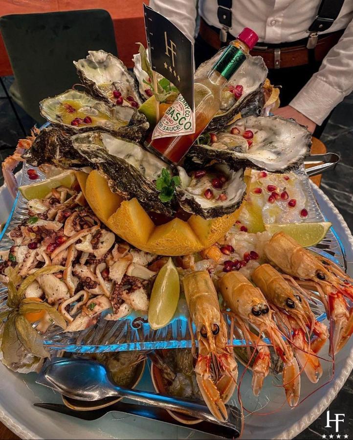Hotel Frojd - Beach Front Resort Shëngjin エクステリア 写真