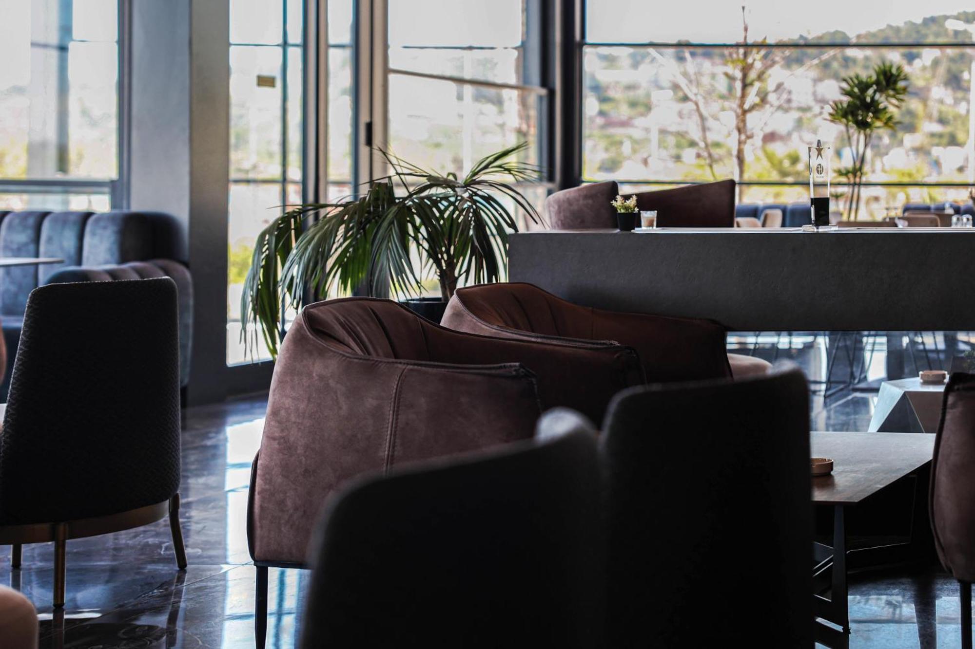 Hotel Frojd - Beach Front Resort Shëngjin エクステリア 写真