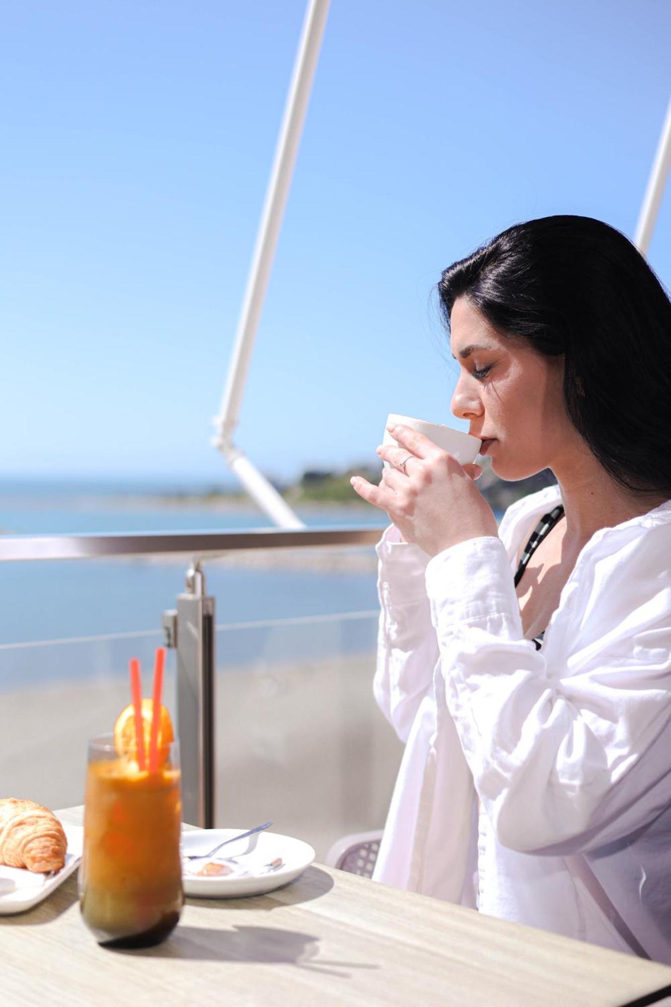 Hotel Frojd - Beach Front Resort Shëngjin エクステリア 写真