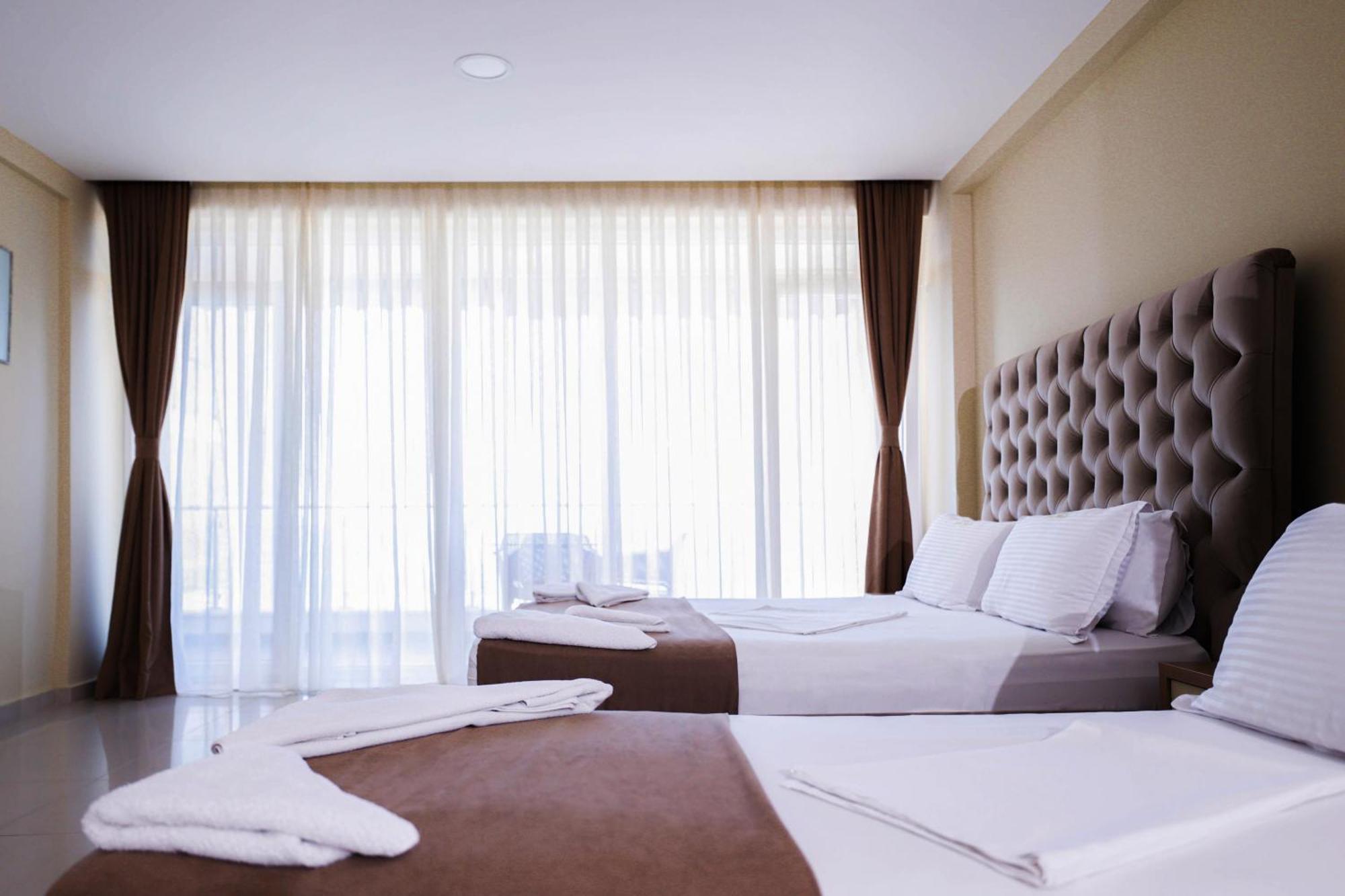 Hotel Frojd - Beach Front Resort Shëngjin エクステリア 写真