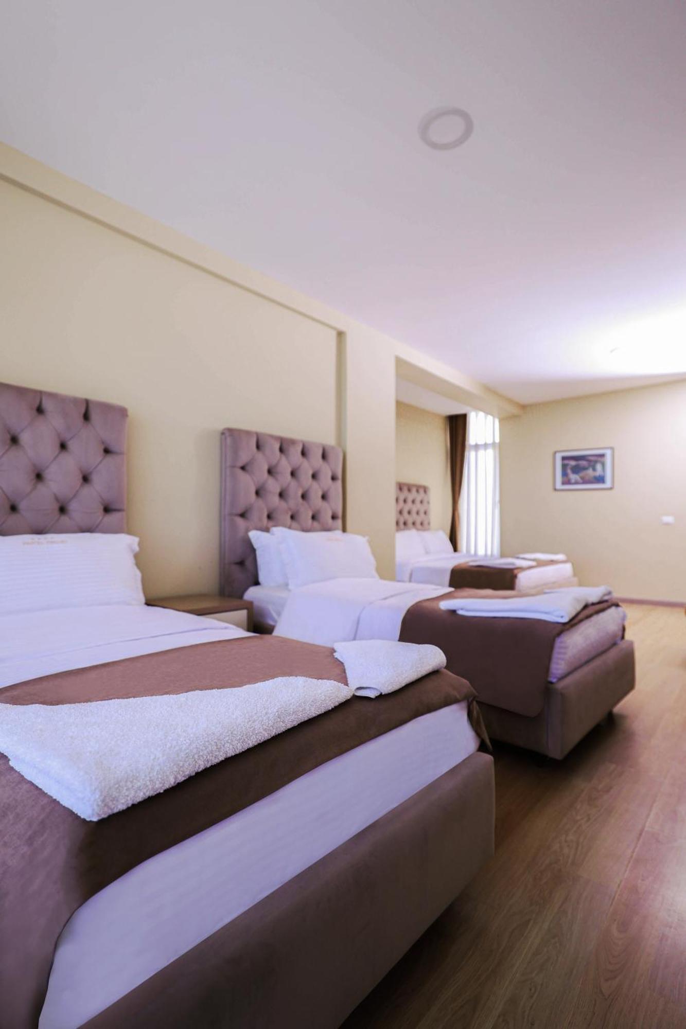 Hotel Frojd - Beach Front Resort Shëngjin エクステリア 写真