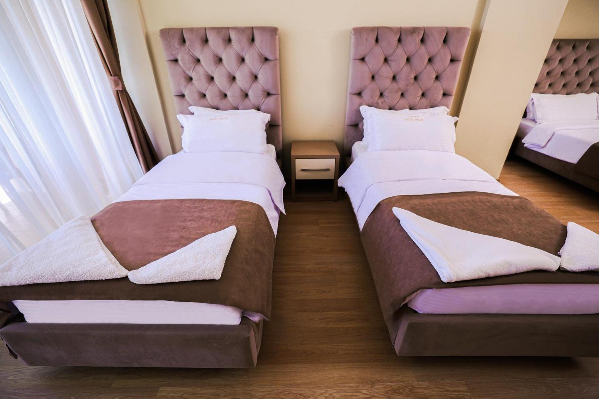 Hotel Frojd - Beach Front Resort Shëngjin エクステリア 写真