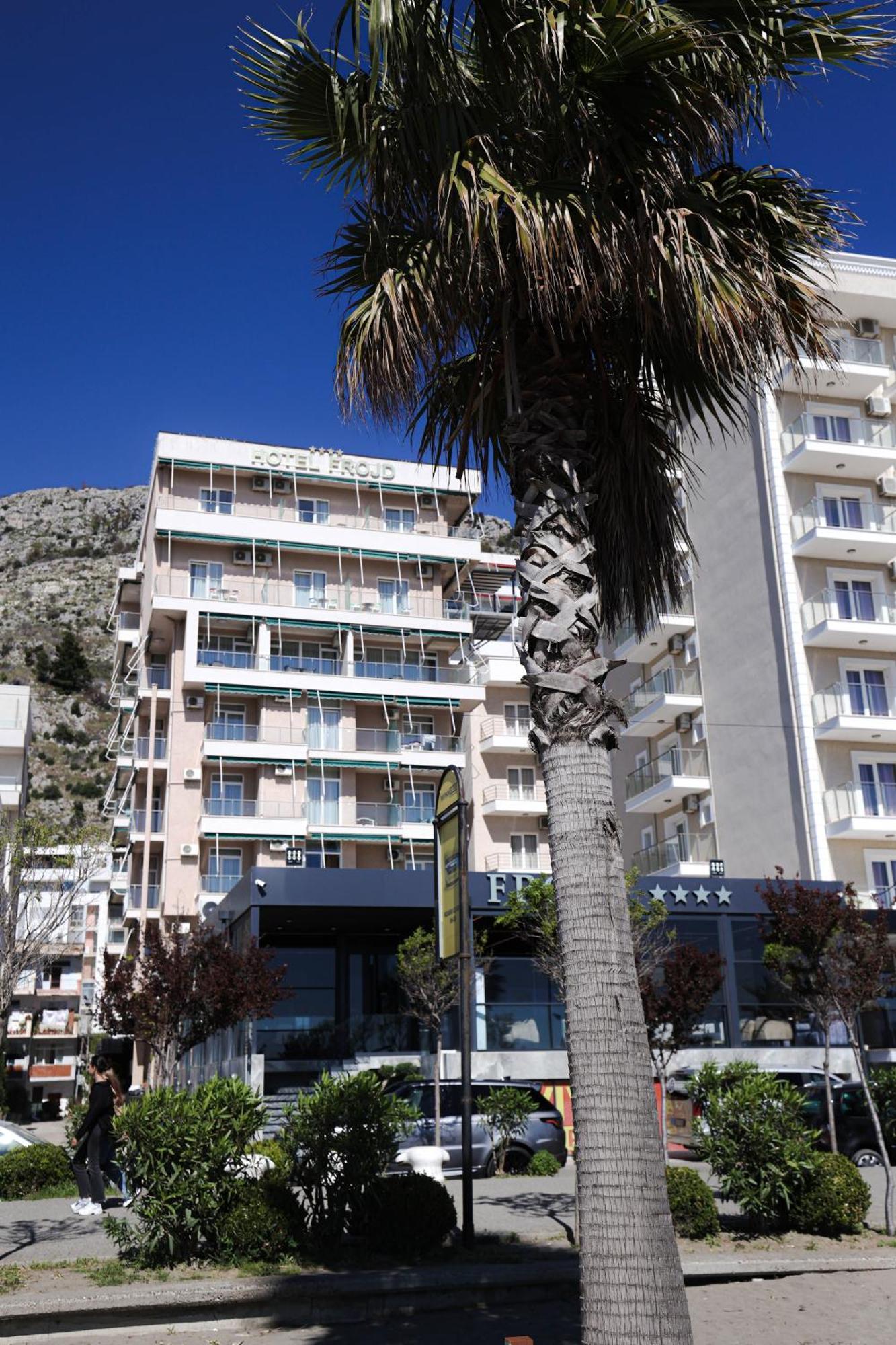 Hotel Frojd - Beach Front Resort Shëngjin エクステリア 写真