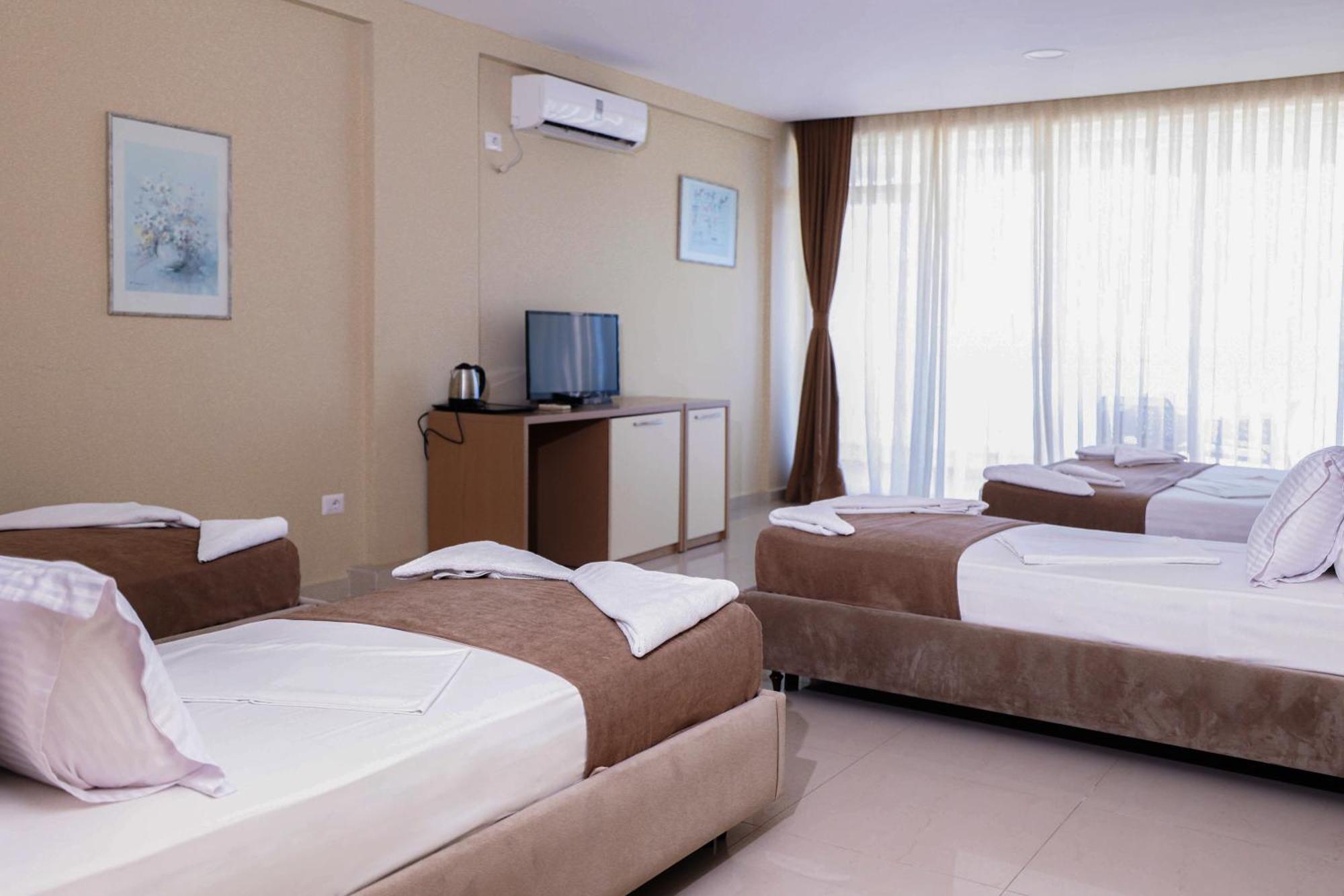 Hotel Frojd - Beach Front Resort Shëngjin エクステリア 写真