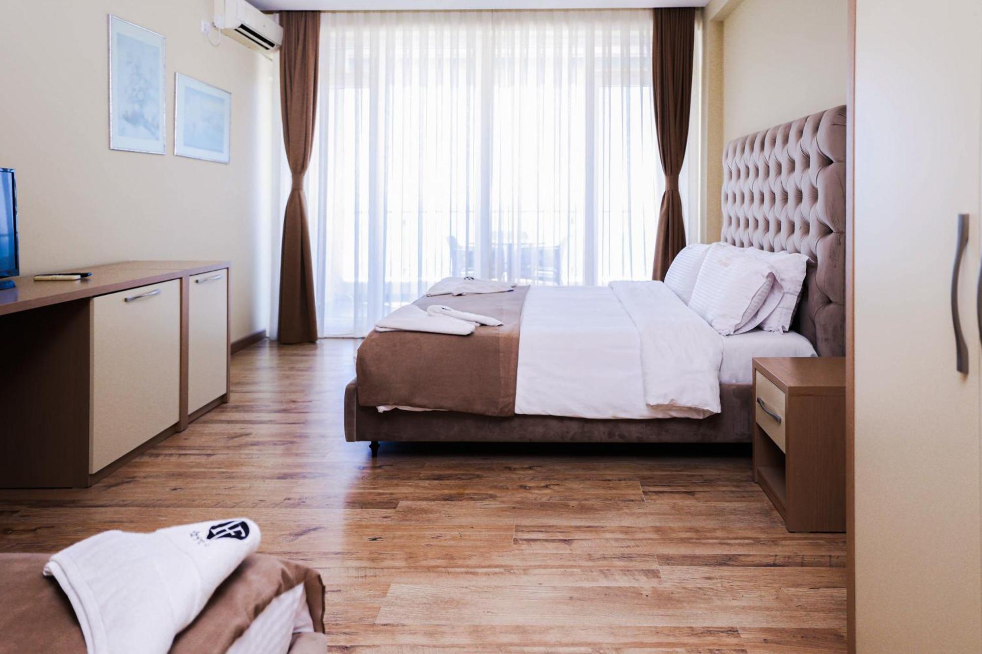 Hotel Frojd - Beach Front Resort Shëngjin エクステリア 写真