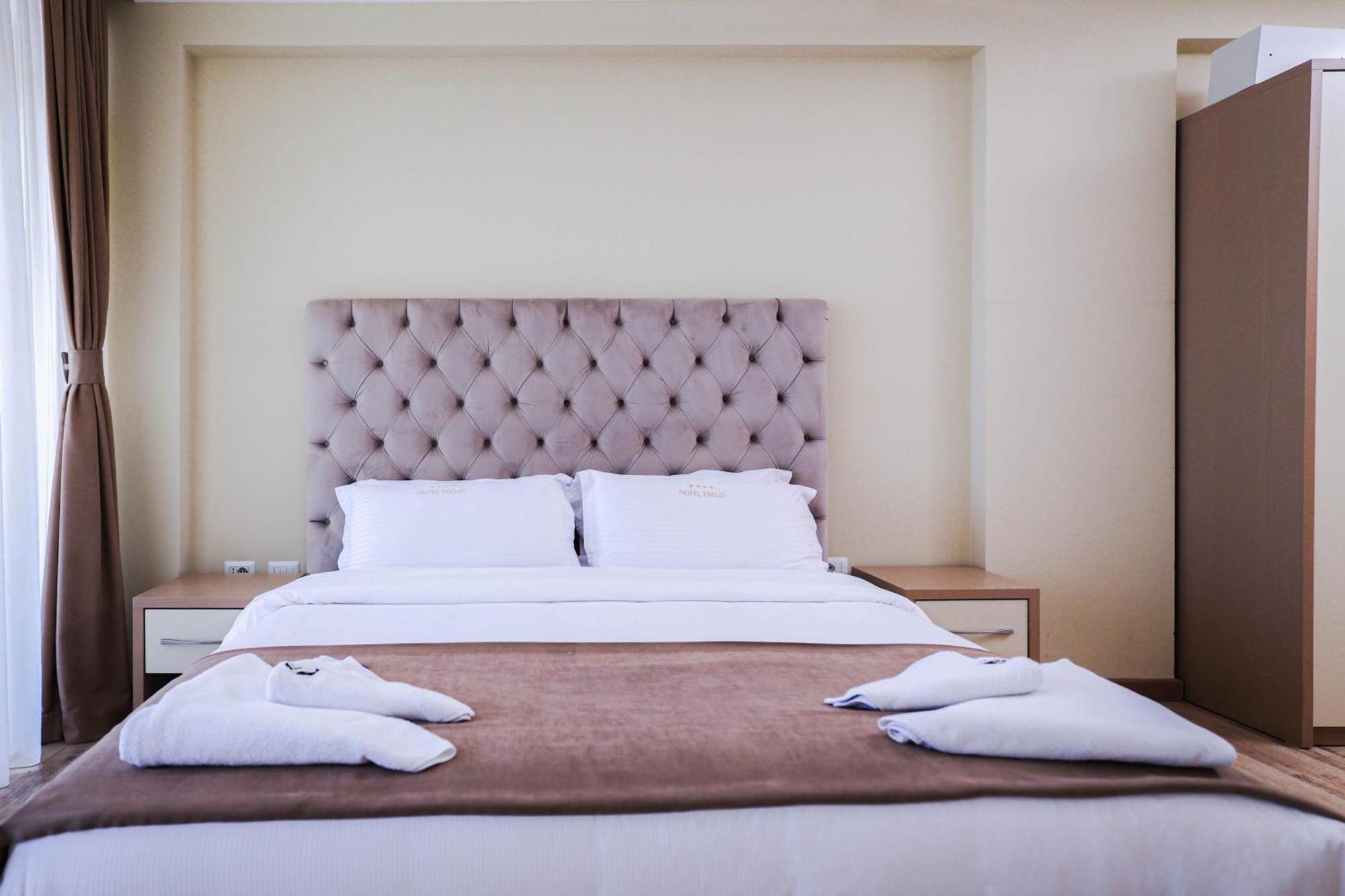 Hotel Frojd - Beach Front Resort Shëngjin エクステリア 写真