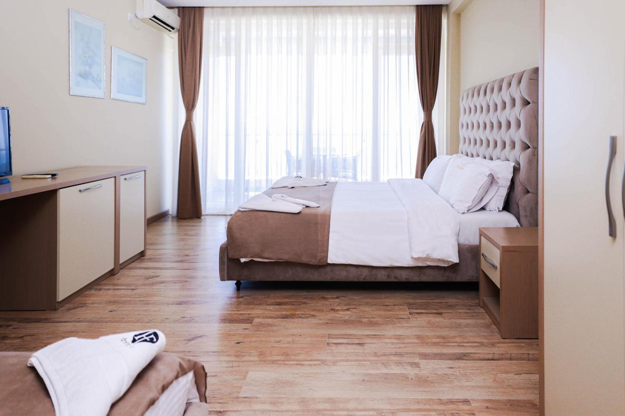 Hotel Frojd - Beach Front Resort Shëngjin エクステリア 写真